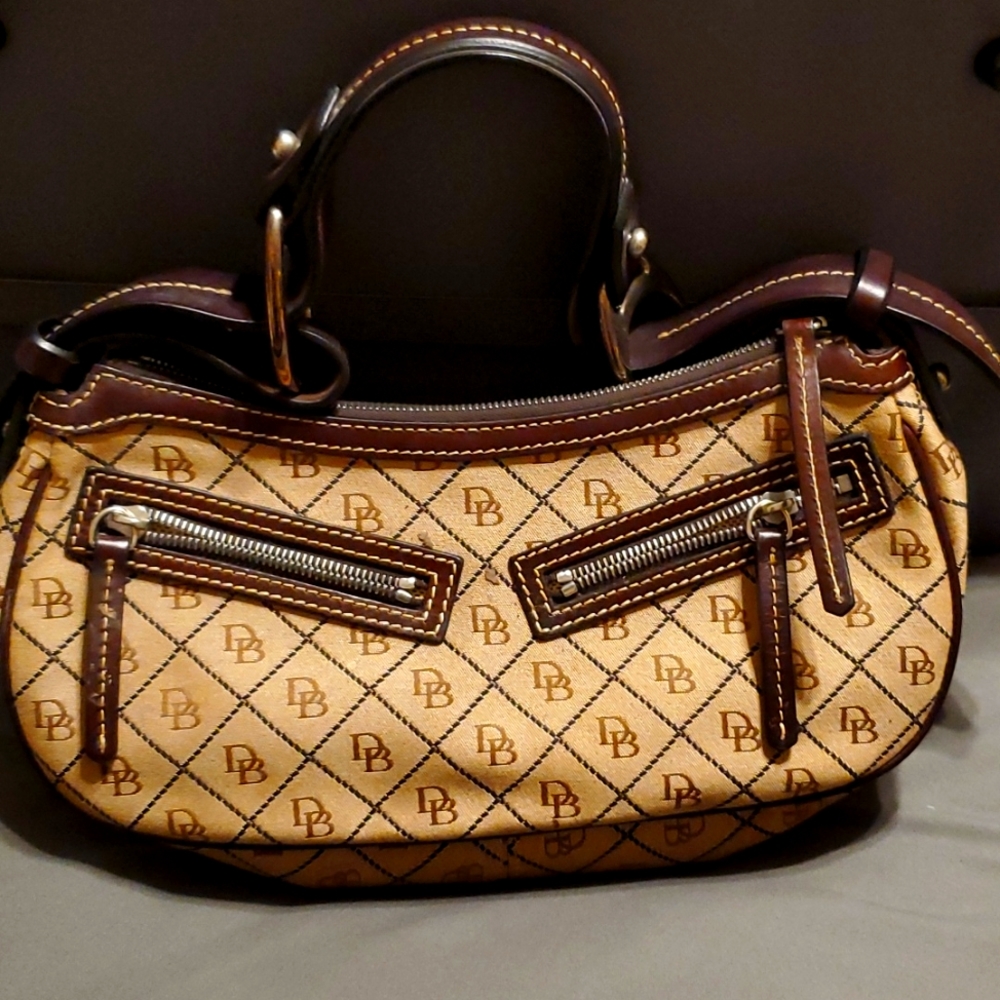 Dooney & Bourke